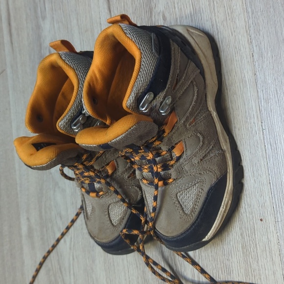 Hiking Boots - Picture 3 of 4